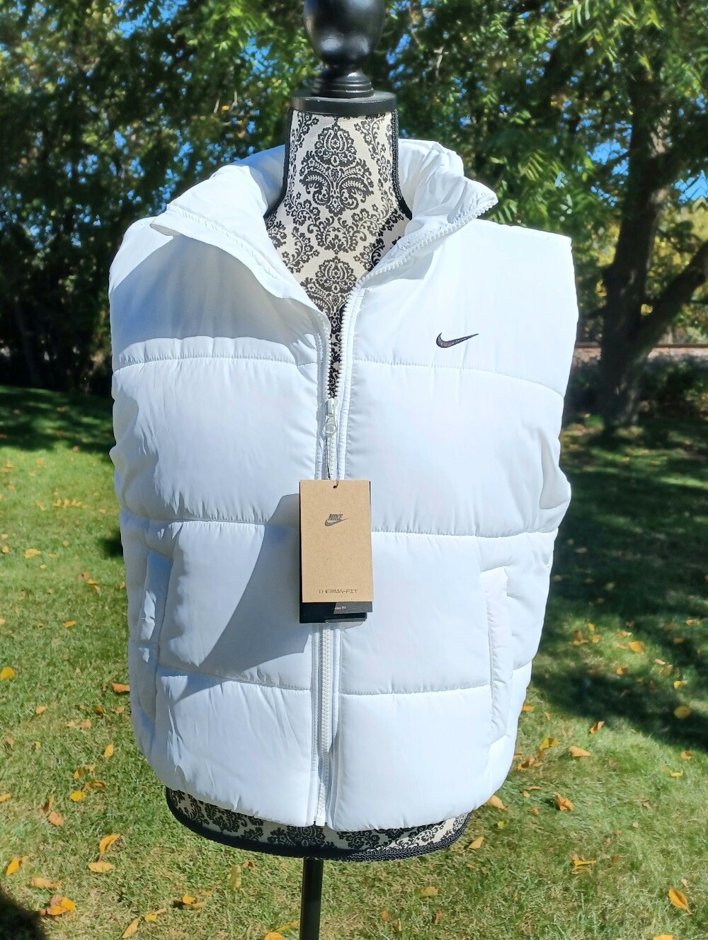 Nike Therma-FIT Women's White Quilted Full-Zip Puffer Vest w/ Pockets, Small NEW